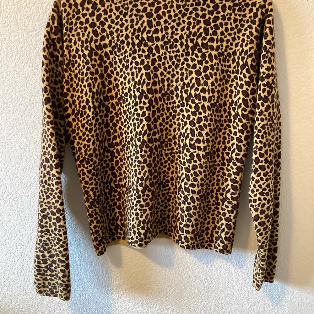 Cheetah print cardigan w/Mother of Pearl buttons. cotton blend. Sz sm-med. - Picture 6 of 6